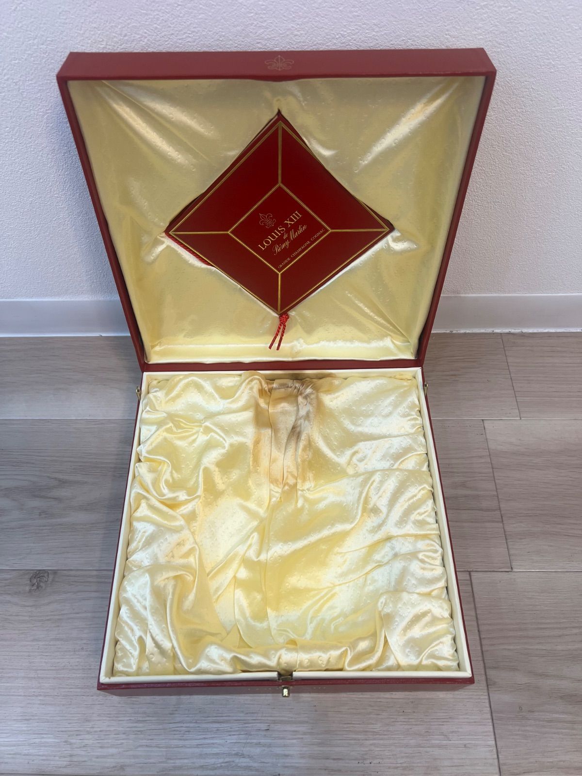 ルイ13世 空箱・冊子セット レッドボックス レミーマルタン - メルカリ
