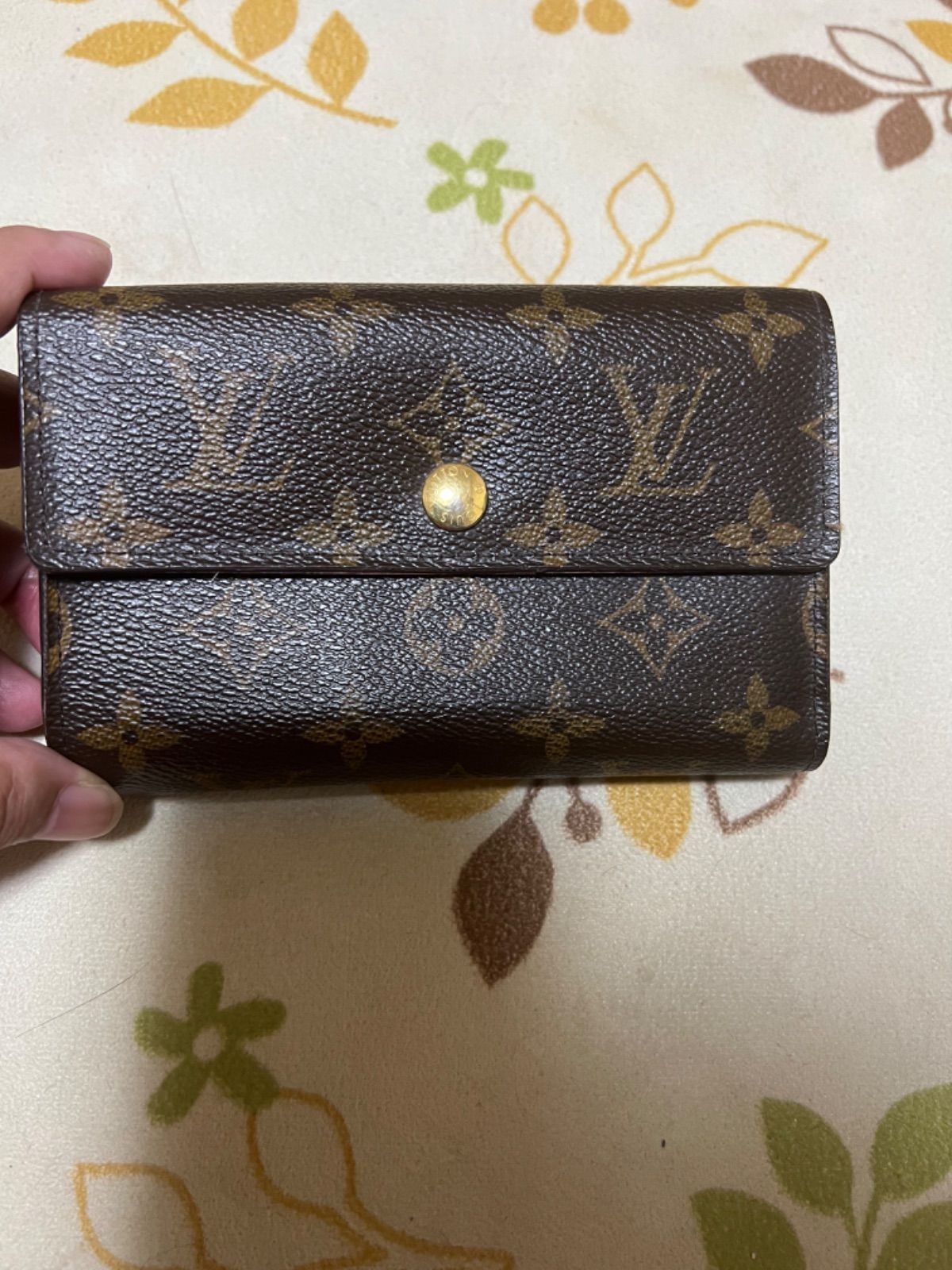 ルイヴィトン ポルトフォイユ アレクサンドラ 三つ折り財布