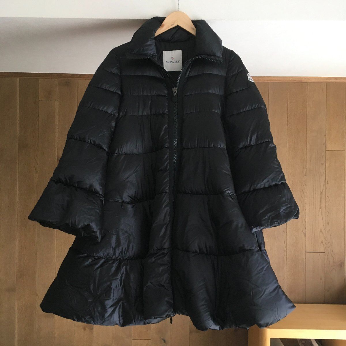 定価22万　極美品　サカイ　トレンチ　コート　ネイビー　モンクレール MONCLER モンクレール ダウン ダウンジャケット ダウンコート