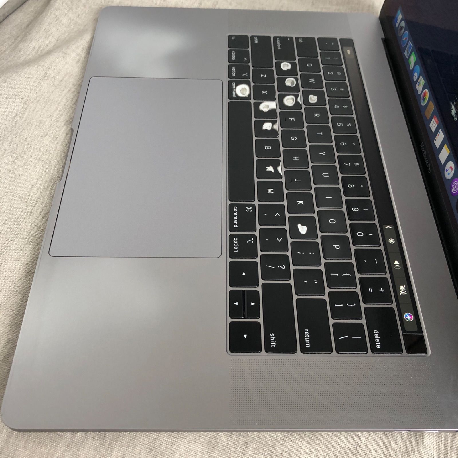 Apple - ◆ジャンク品・本体のみ◆Apple MacBook Pro (15インチ 2019)【i7・32GB・256GB・Radeon Pro 555X】★フレーム割れ 他 A1990 EMC3359/LT-JUNK-250836（329564） 2025年最新】macbook pro ジャンク 2019の人気アイテム - メルカリ