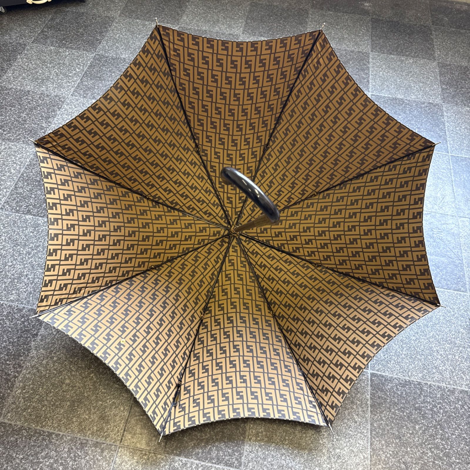 FENDI フェンディ ズッカ柄アンブレラ 長傘 雨傘