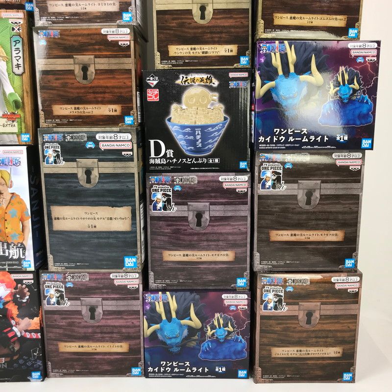 中古品】 ワンピースルームライト フィギュアなどまとめセット 【064