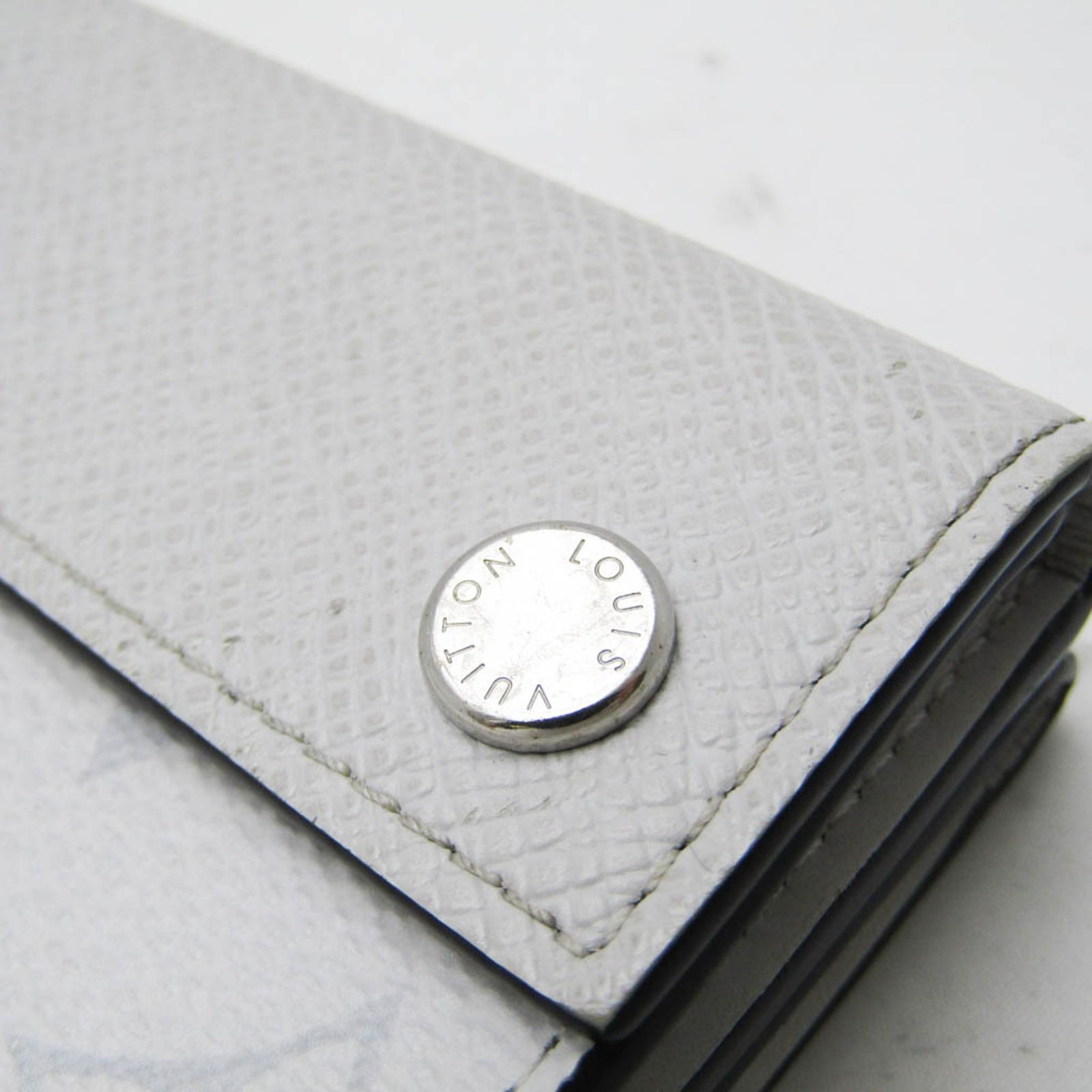 VUITTON ディスカバリーコンパクトウォレット タイガーラマ LOUIS VUITTON ルイヴィトン タイガ ラマ ディスカバリー