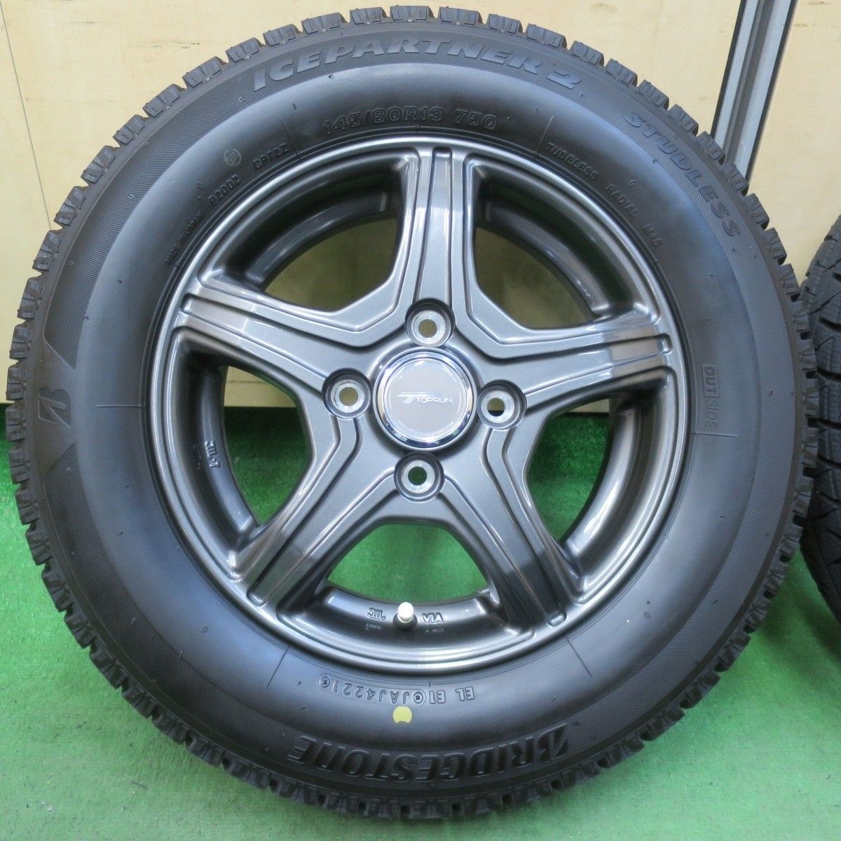 超バリ溝 21年 キレイ ほぼ10分 スタッドレス 145 80R13 ブリヂストン アイスパートナー2 TOPRUN トップラン 13インチ PCD100 4H 5040710イス
