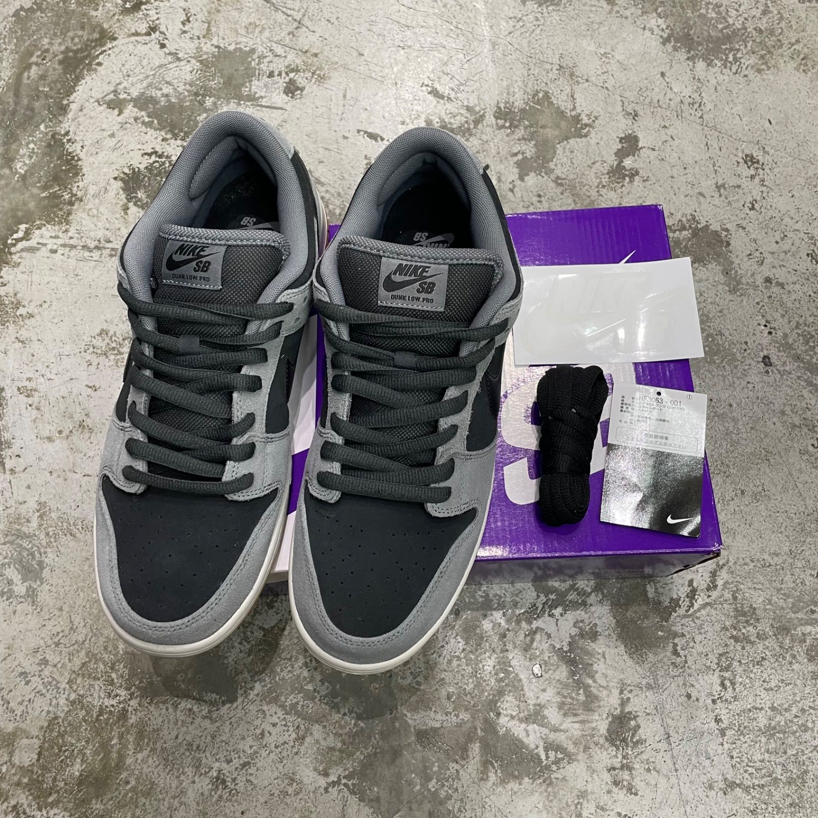 国内正規 NIKE SB Dunk Low Pro Black and Smoke Grey ダンク ロー 