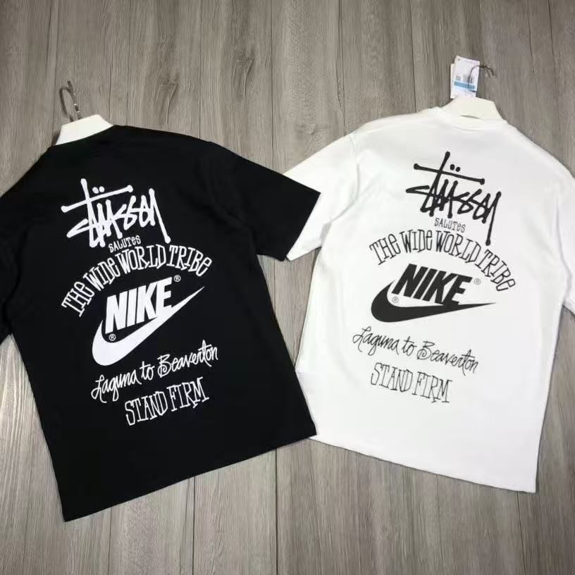 人気コラボ】ステューシー×ナイキ☆センターロゴTシャツ 定番