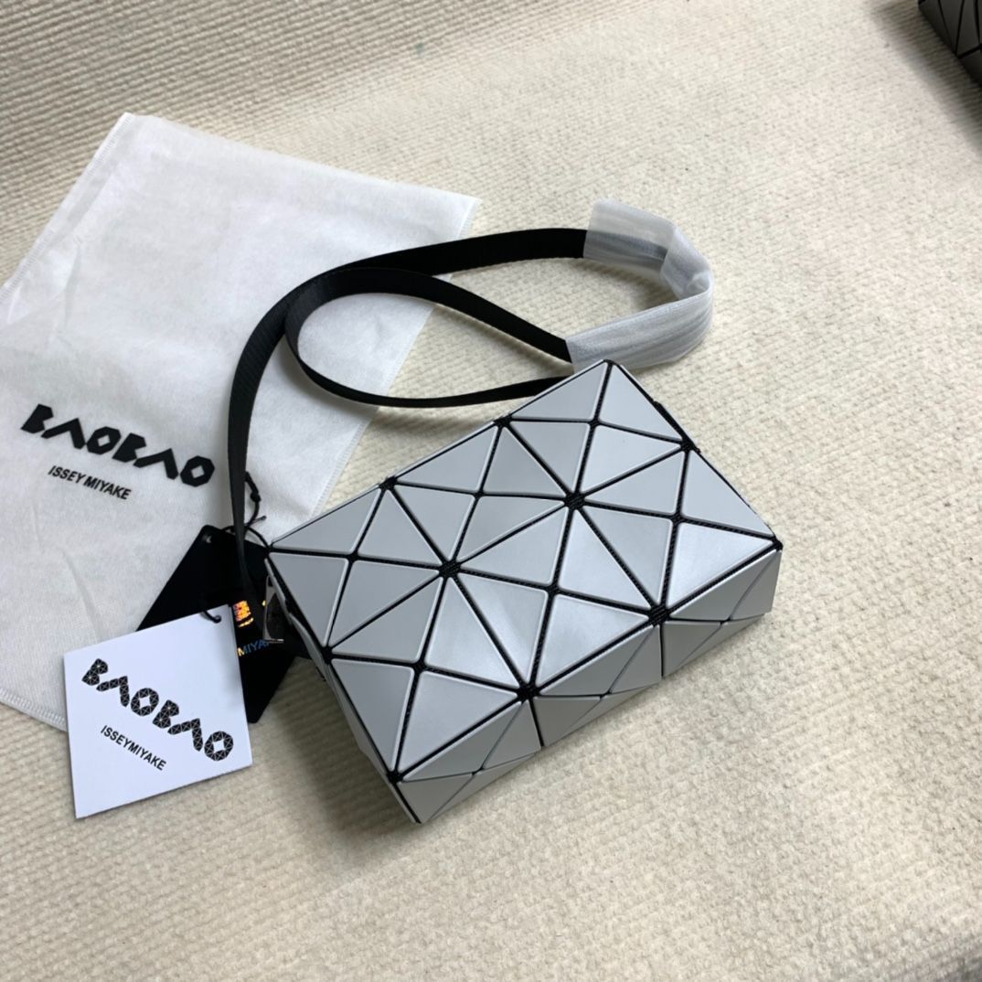 BAOBAO ISSEY MIYAKE ショルダーバッグ イッセイミヤケ 2way グレー