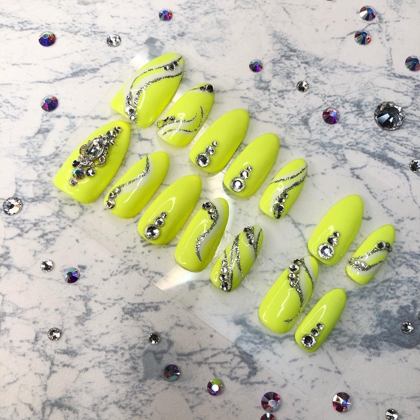 社交ダンス／蛍光色ネイルチップ - メルカリ