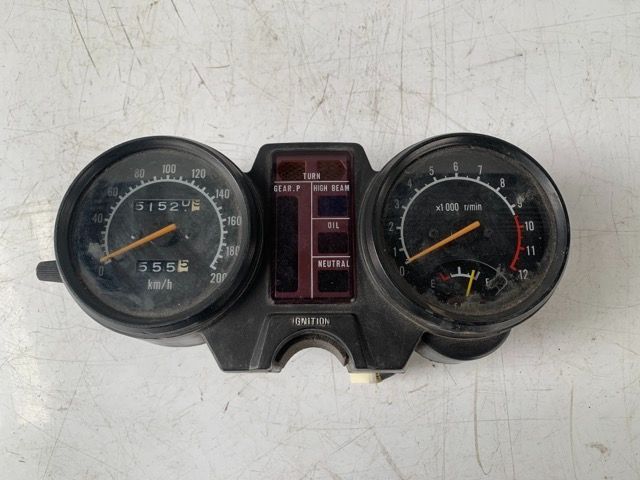 定番人気，限定セール GSX250E 400E ザリ メーター 中古品 GS400E