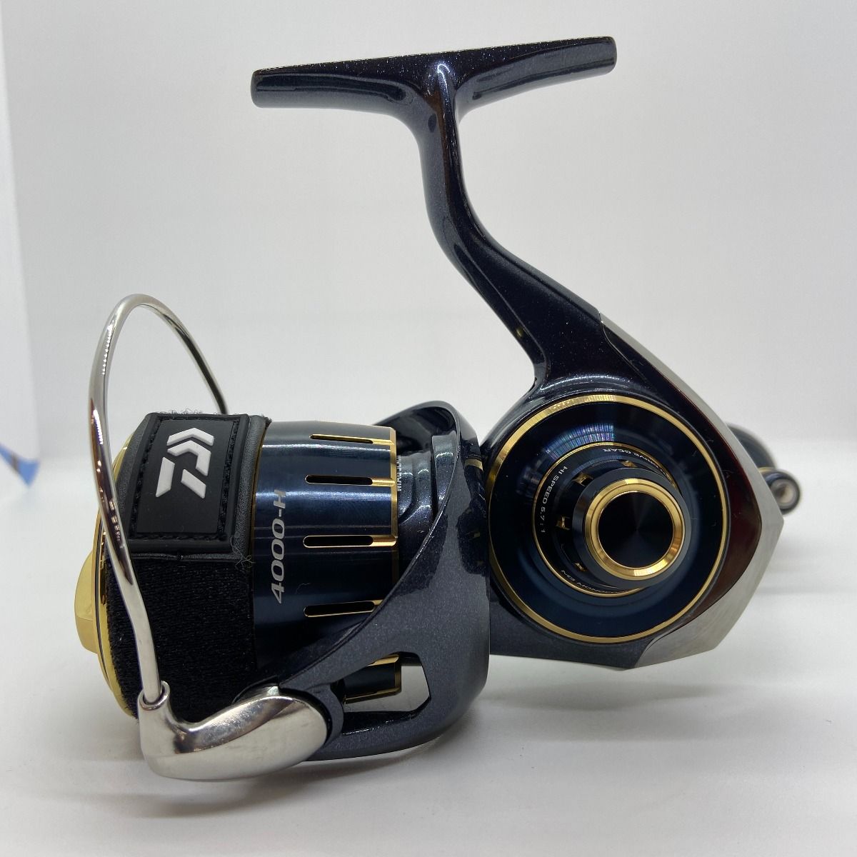 ΨΨDAIWA ダイワ スピニングリール 23ソルティガ4000-H 箱付 00065025  