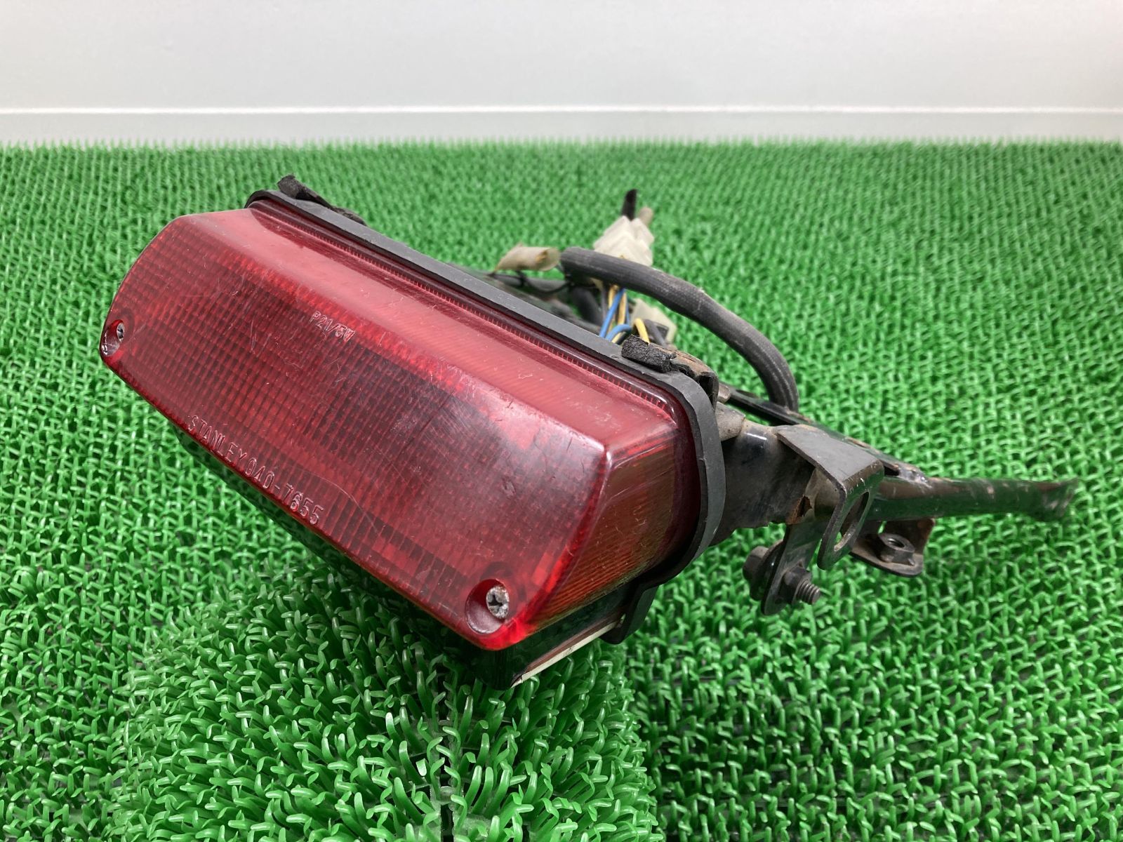 TZR250 テールランプ 040-7655 ヤマハ 純正  バイク 部品 3MA テールランプステー 割れ欠け無し 品薄 希少品 車検 Genuine