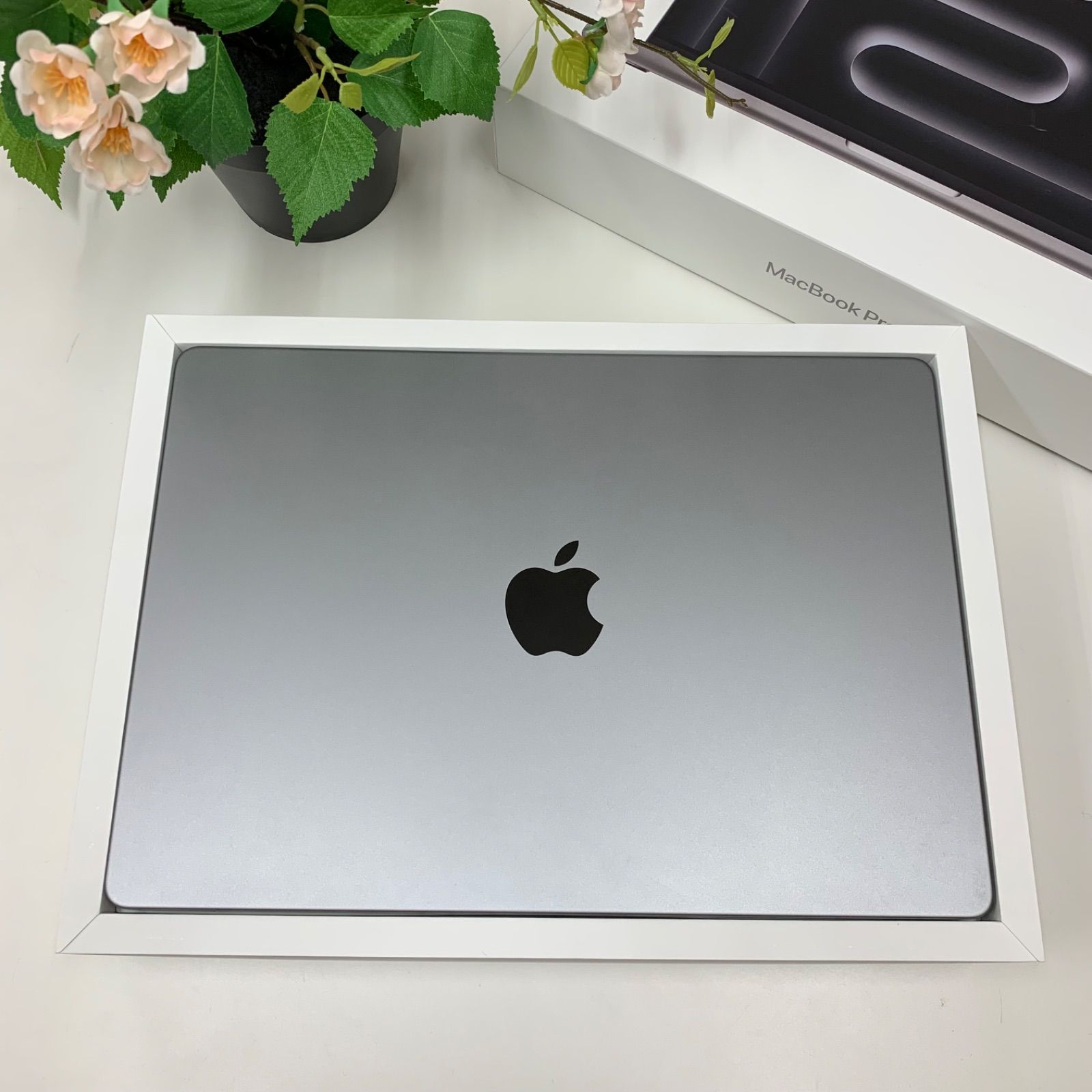 MacBook Pro 14インチ M3チップ 2023 スペースグレー