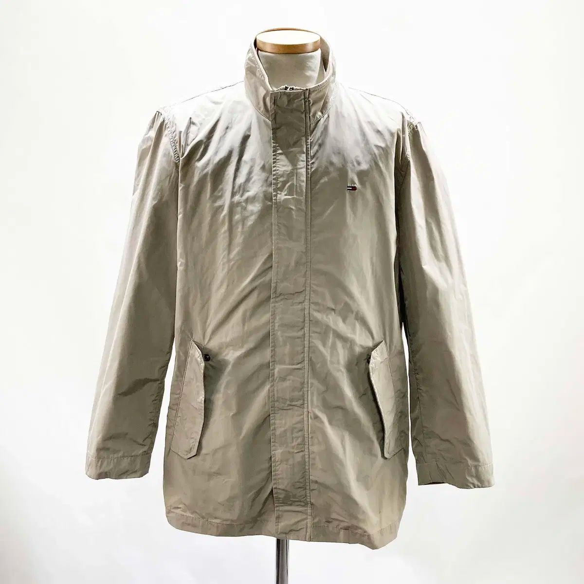 Tommy Hilfiger(トミーヒルフィガー) メンズウインドブレーカージャケット 100 ジンの感覚