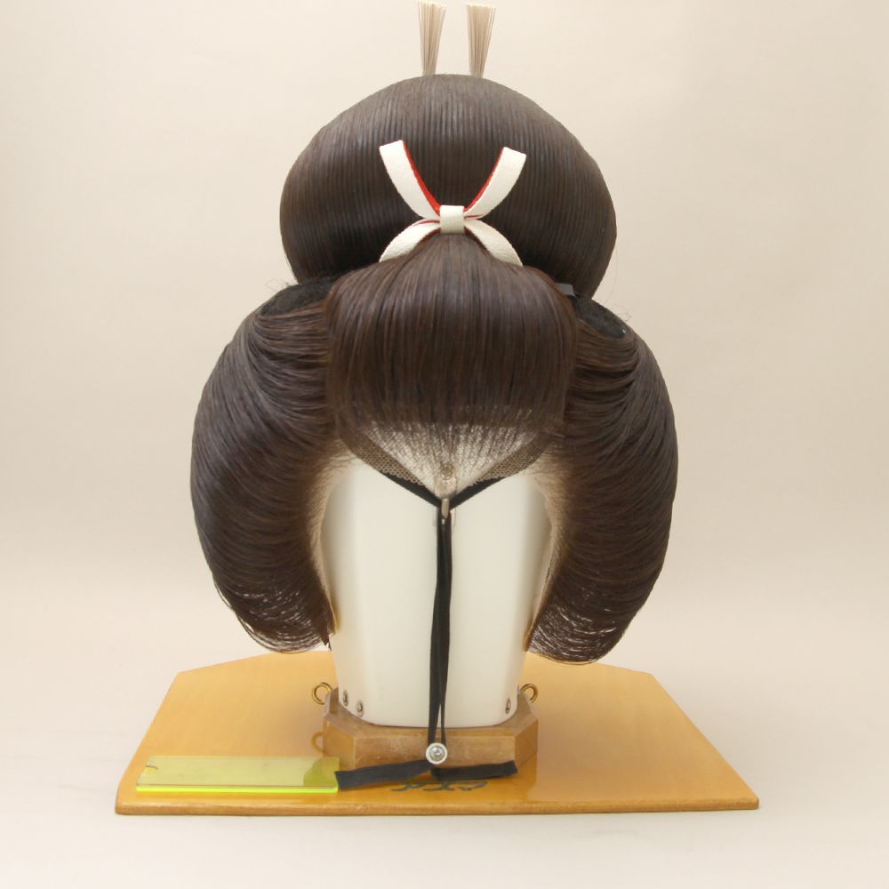 日本髪かつらケース（中古）、総桐製、かつらは装着見本です