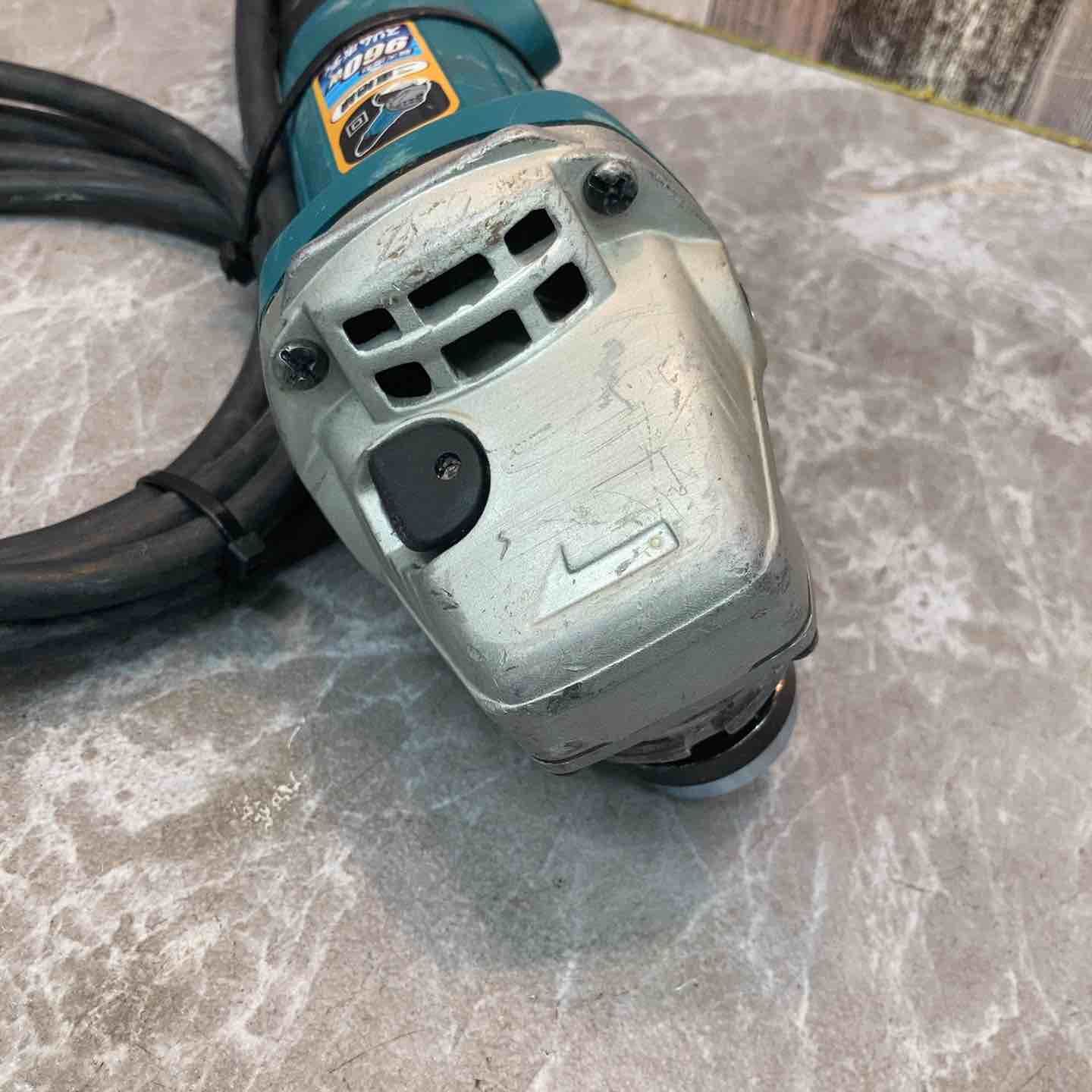 ☆マキタ(makita) 100mmディスクグラインダ 9533B【八潮店】 【公式通販】