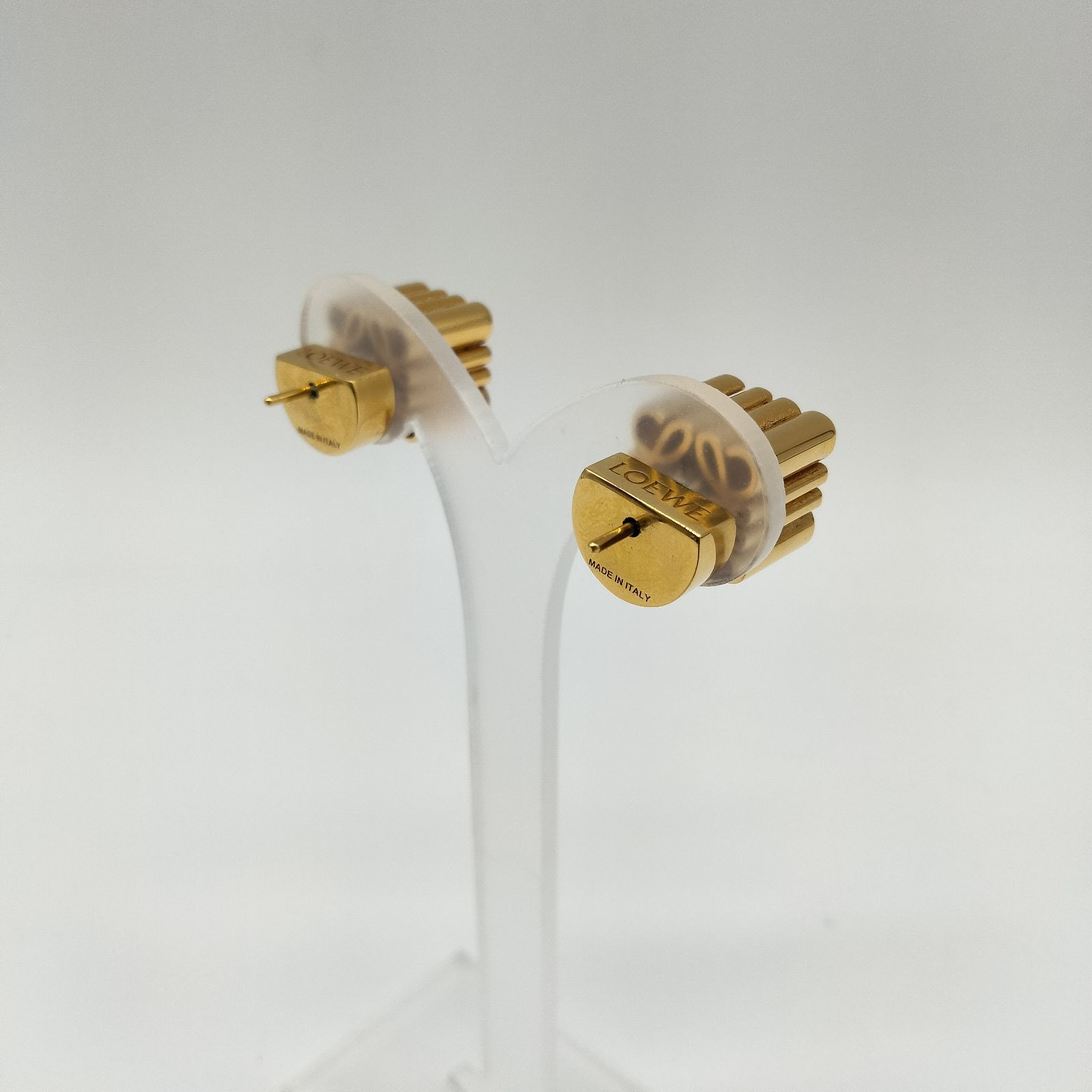 ✨美品✨ ロエベ J647239X31 8130 000 アナグラムロゴピアス - メルカリ