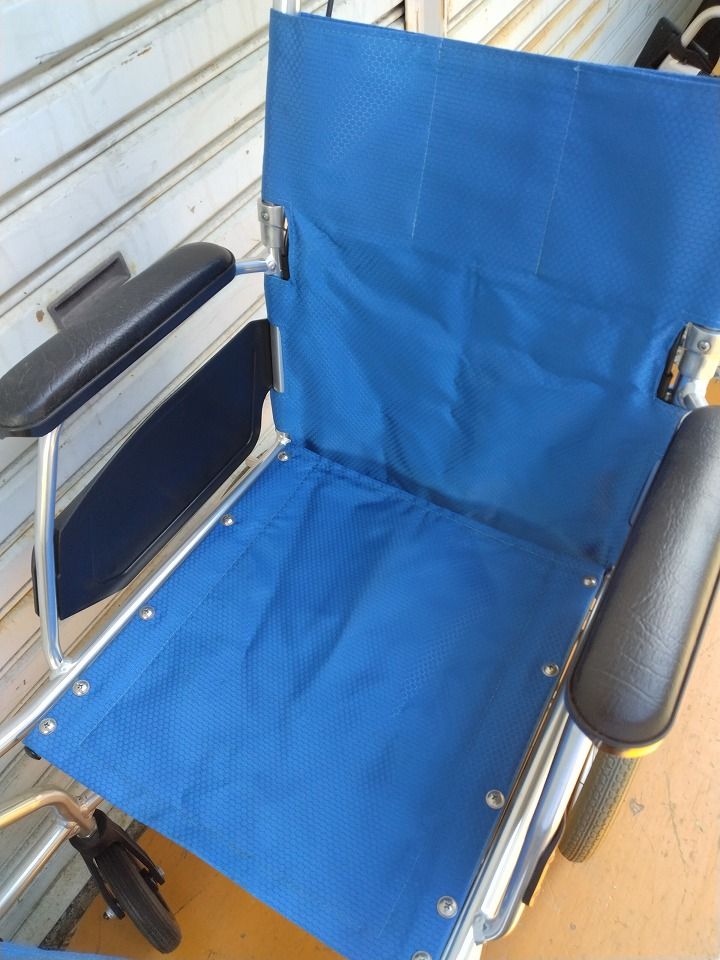 送料無料 一部地域を除く 日進医療器 介助式車椅子 KALU7α カルナナ NAH-L7α 座幅40cm KM-25-0919-03 STEELWINDOWSANDDOORS_COM