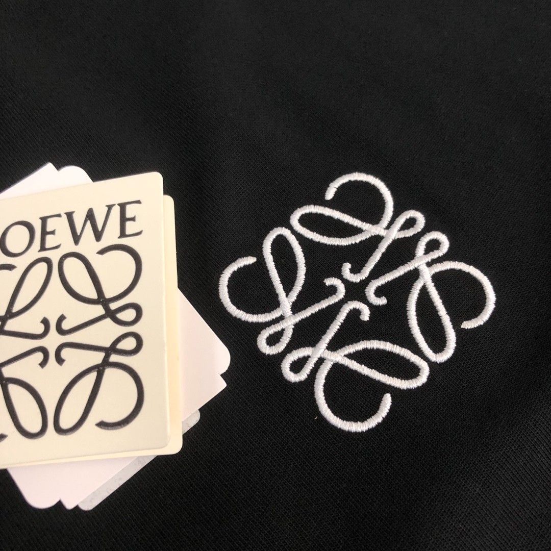 Tシャツ ロゴ刺繍