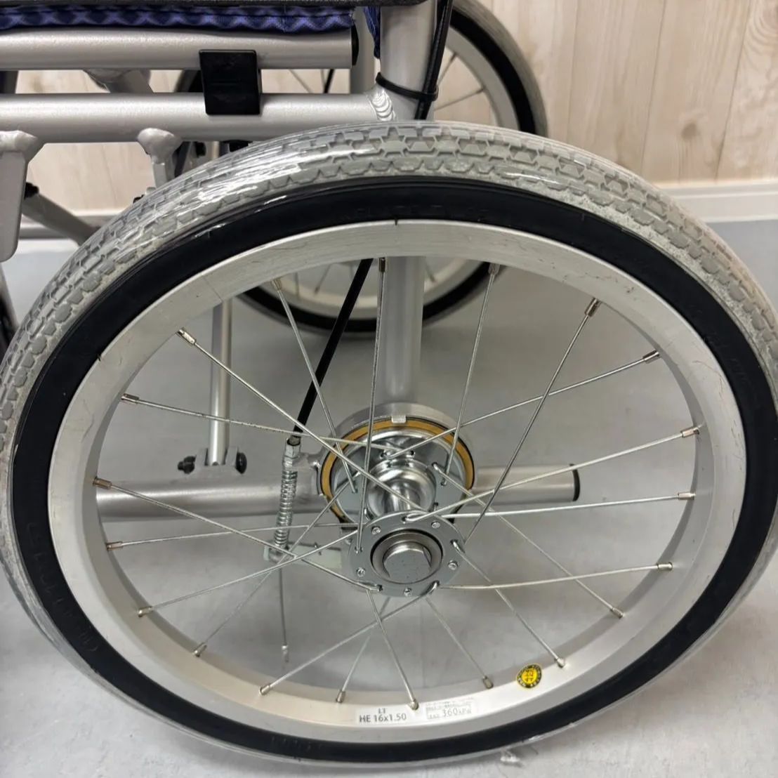 消毒済 中古 車椅子】すぐ使える車椅子 美品 ふわりす カワムラ