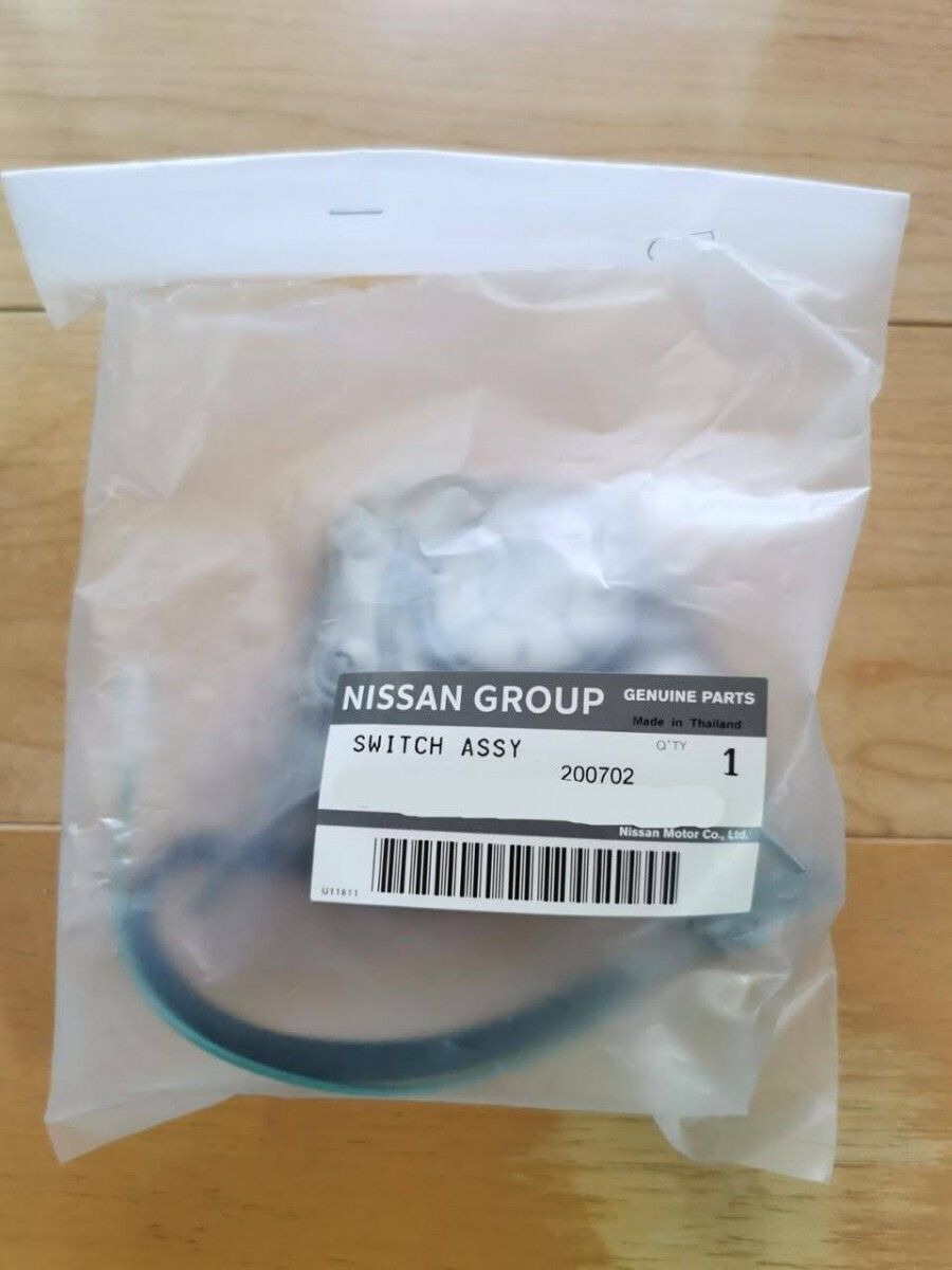 ○未使用 日産 Z12 キューブ 純正 ステアリング スイッチ ASSY NISSAN