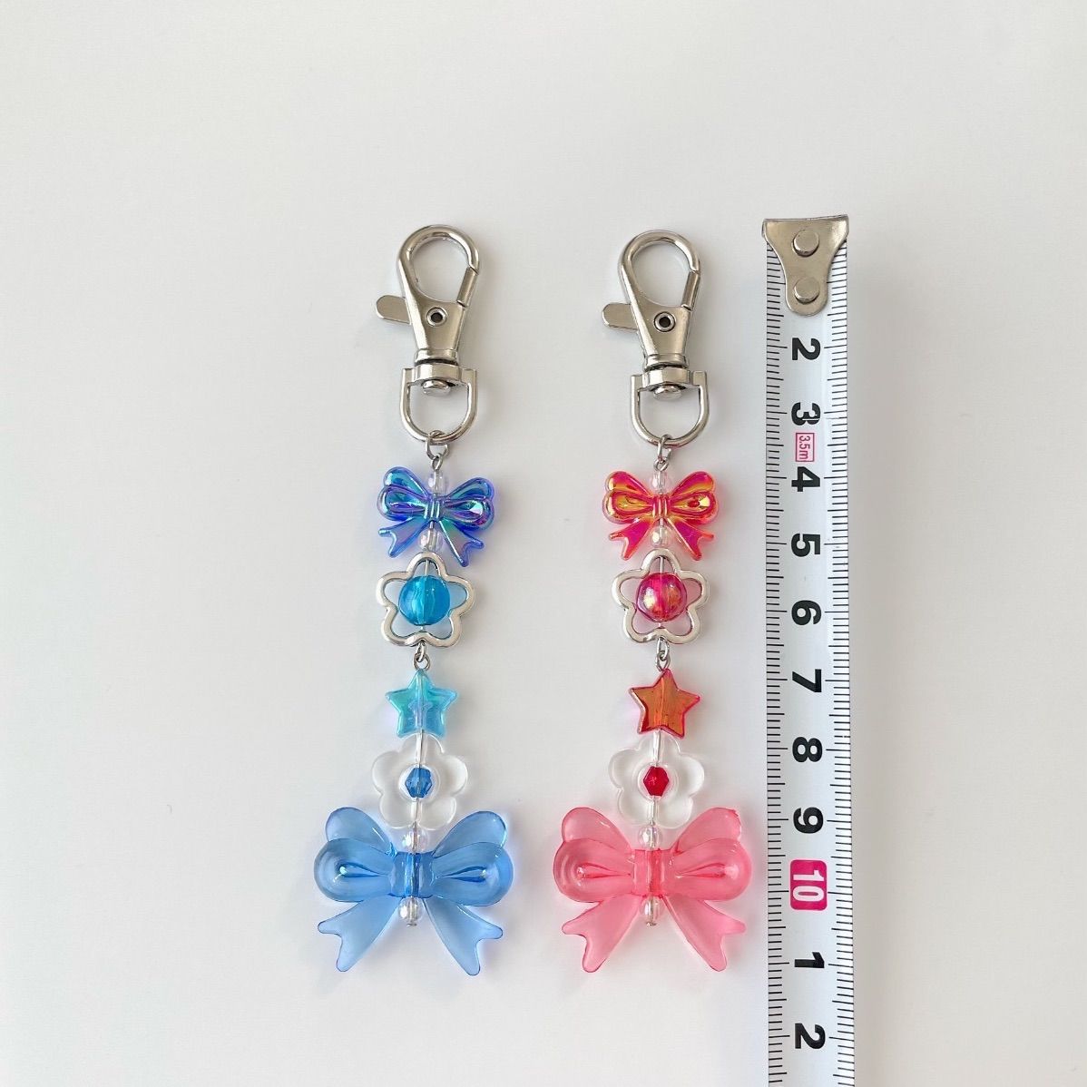 ビーズキーホルダー＊赤＊コレクトブック - メルカリ