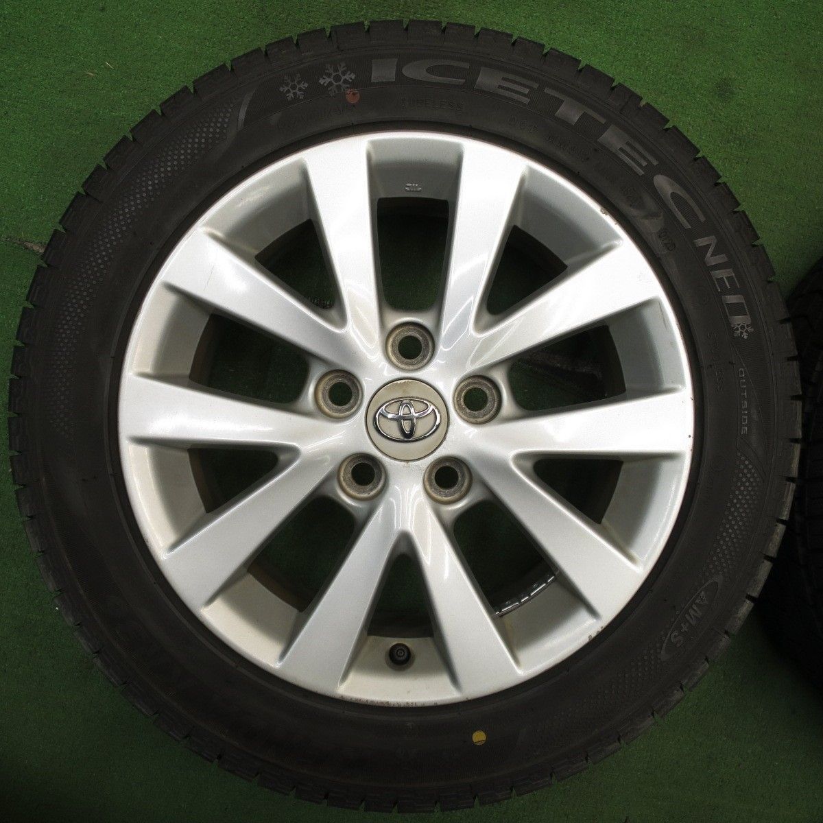バリ溝！9.5分☆トヨタ アイシス 純正 205/55R16 スタッドレス ケンダ 