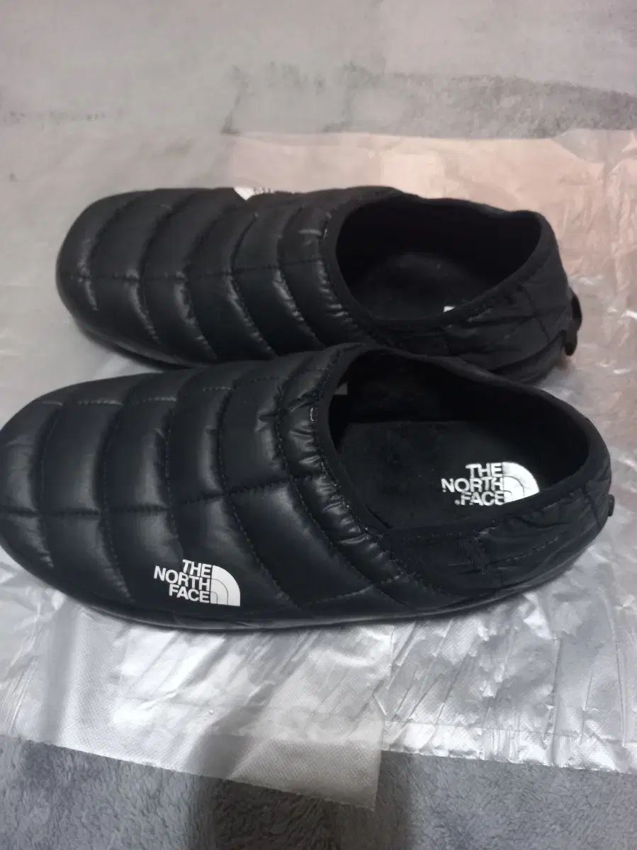 ノースフェイスパッド入りスリッポン