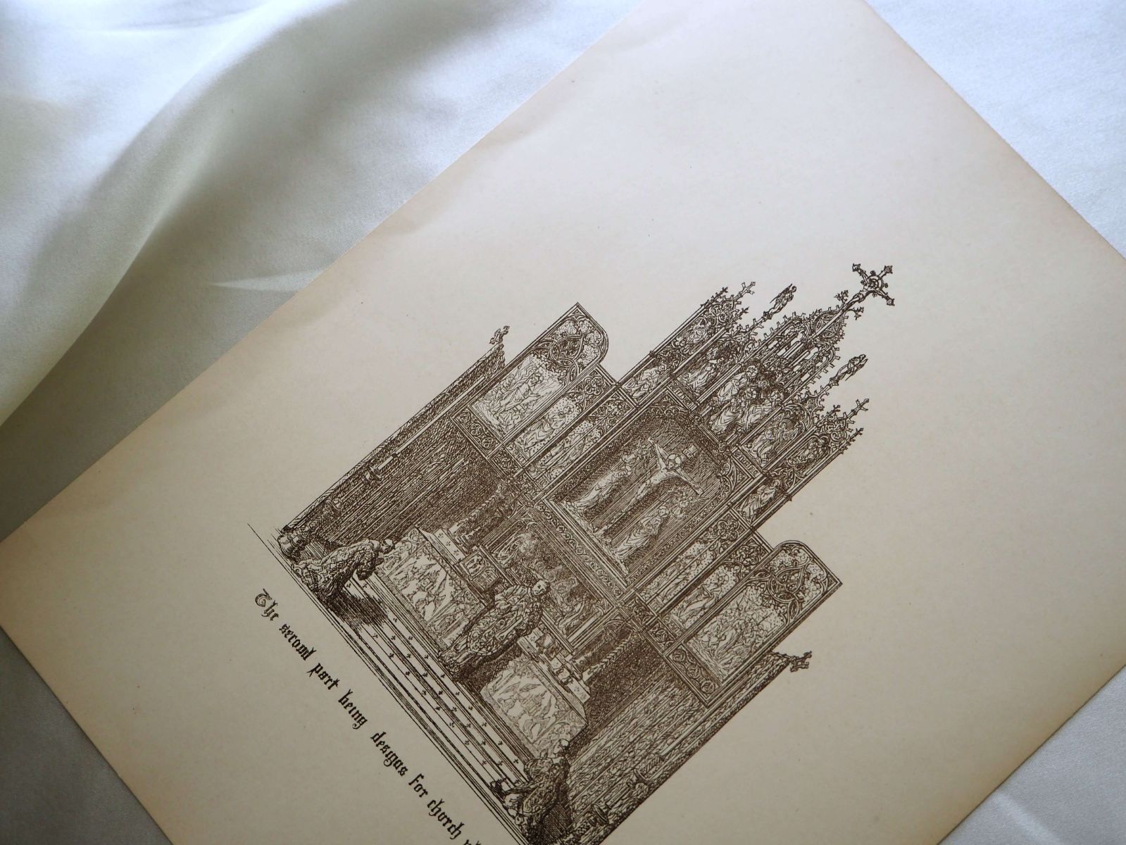 イギリス　アンティークの版画　15世紀と16世紀の装飾品　Frontispiece for second part-Altar　挿絵　アンティーク　キリスト教　祭壇　wel-16　A.W.Pugin