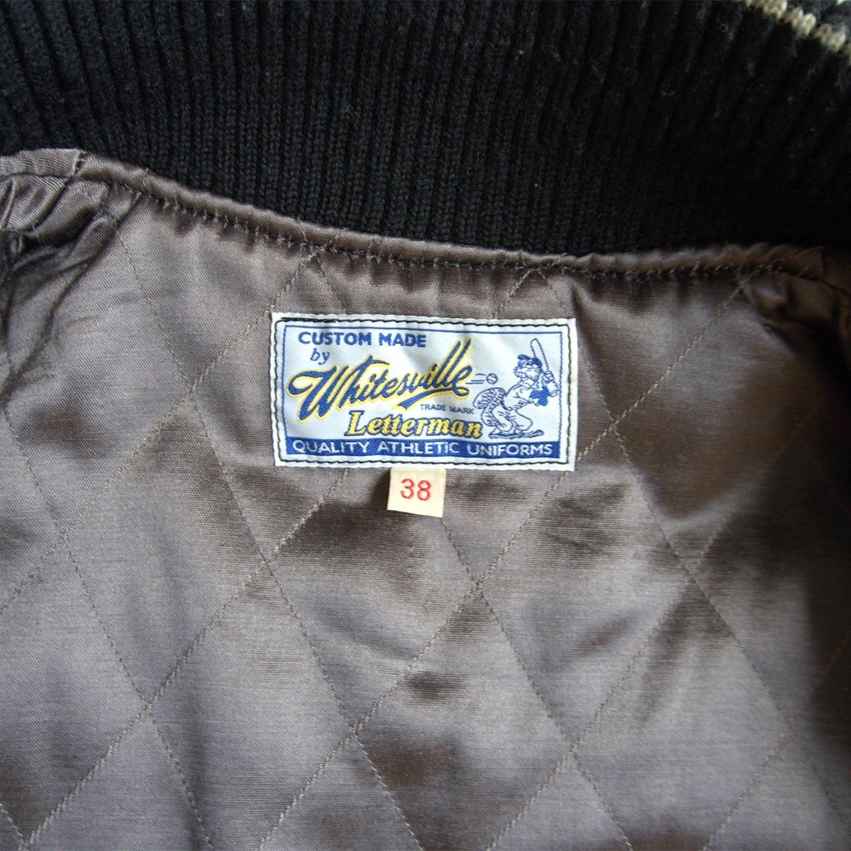 美品】WHITESVILLE【フルデコ レザースリーブ スタジャン】38