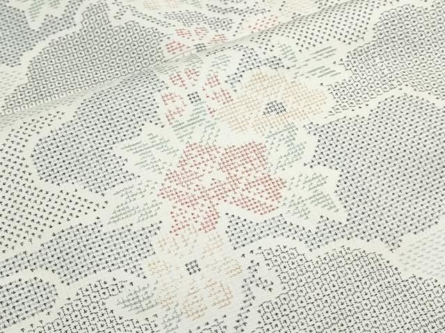 平和屋着物○本場大島紬 白大島 120亀甲 花車文 正絹 逸品 CAAS9264th  