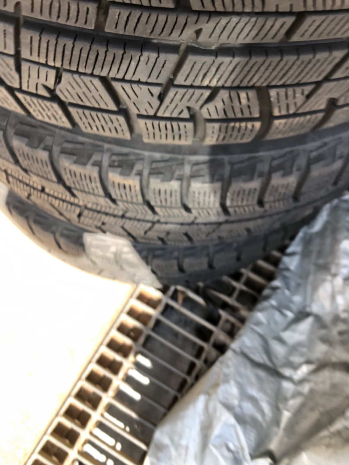 最安値に挑戦！ 205 60 16 スタッドレス4本 トヨタ アルファード外し