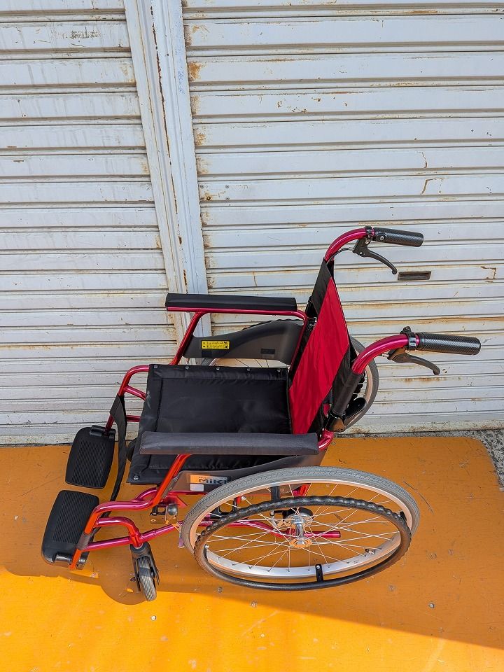 送料無料 一部地域を除く キャリカル 自走式車椅子 PMS-1R KM-25-0930-04