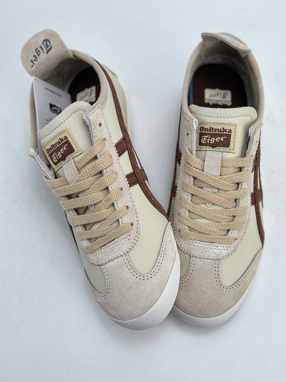新品未使用✨　オニツカタイガー　MEXICO66　レザースニーカー　ベージュ オニツカタイガー Onitsuka Tiger MEXICO 66 （SAND RED/CREAM