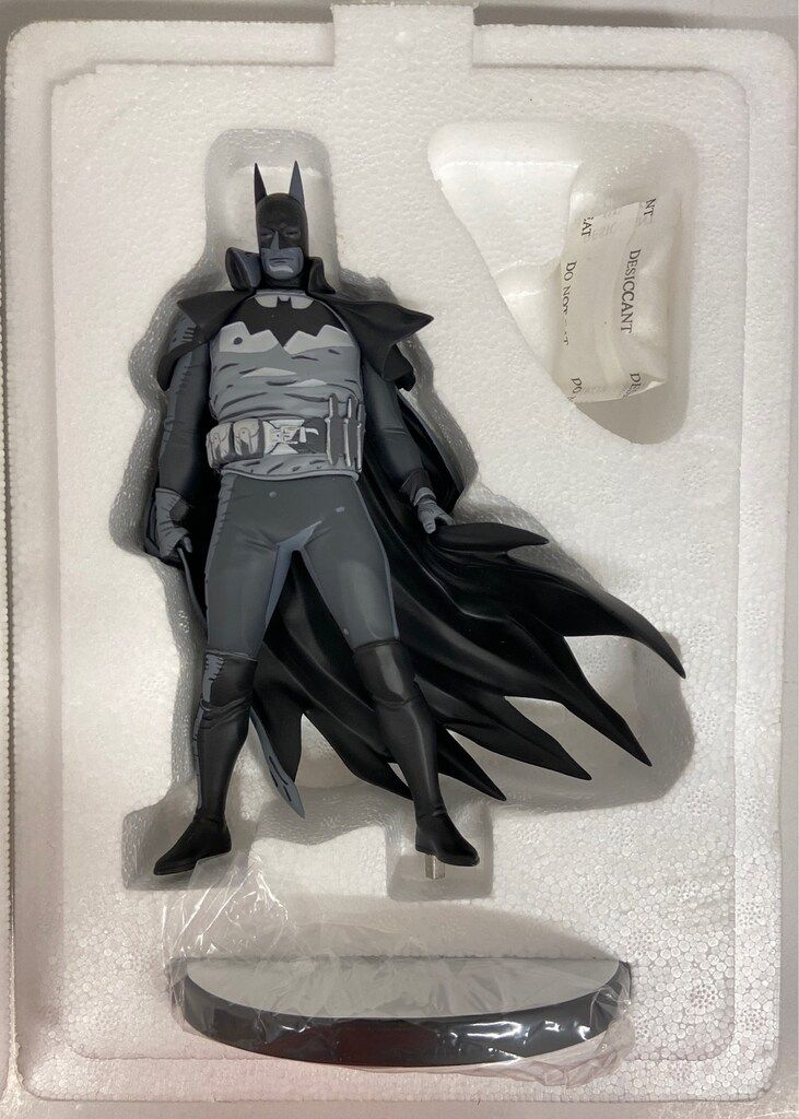 McFARLANE TOYS STATUE BATMAN BY MIKE MIGNOLA WWW_STEELWINDOWSANDDOORS_COM