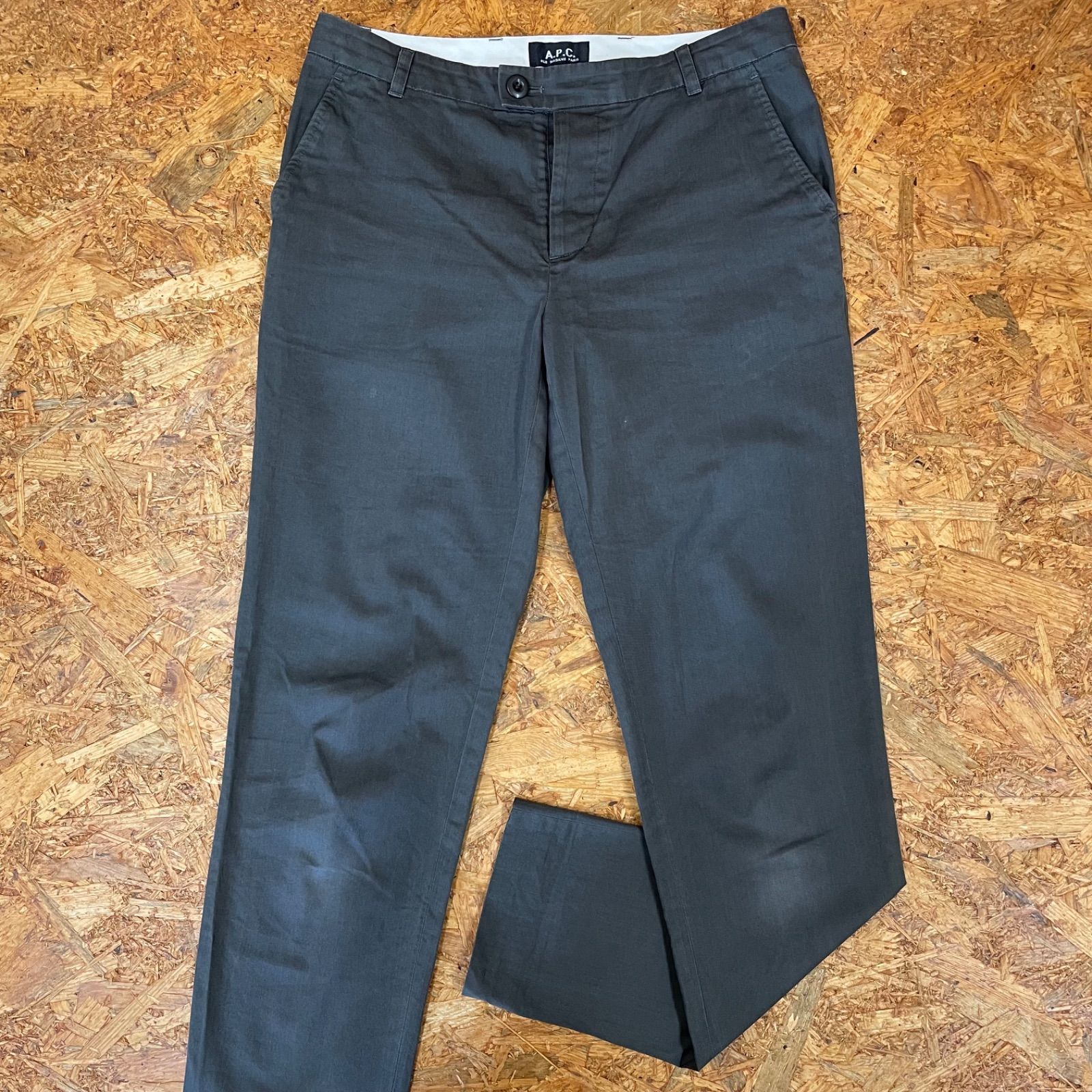 A.P.C. テーパードパンツ サイズS FABRIC FROM ITALY イタリア製 A.P.C. テーパードパンツ サイズS FABRIC FROM ITALY イタリア製