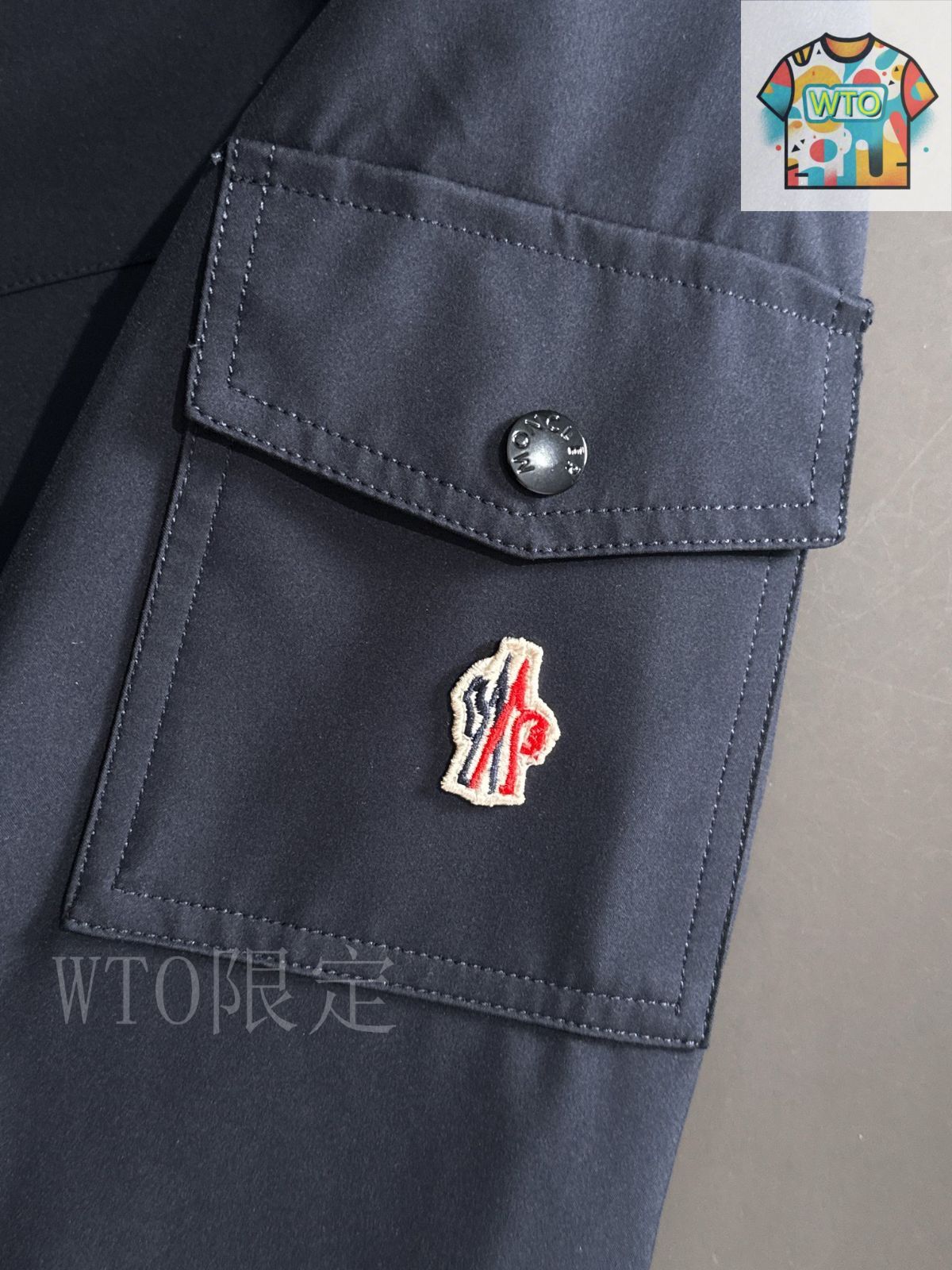 MONCLER モンクレール　ネイビー　パーカー　130cm MONCLER モンクレール パーカー メンズ 091-8G000-54-899YE