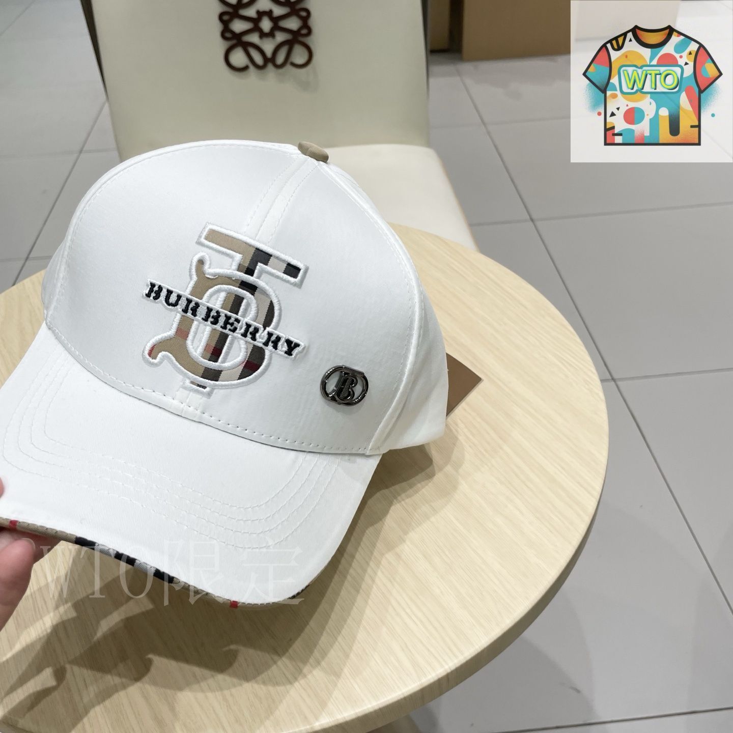 【新品未使用】BURBERRY バーバリー　ベースボールキャップ Burberry バーバリー ベースボールキャップ 帽子 チェック ロゴ