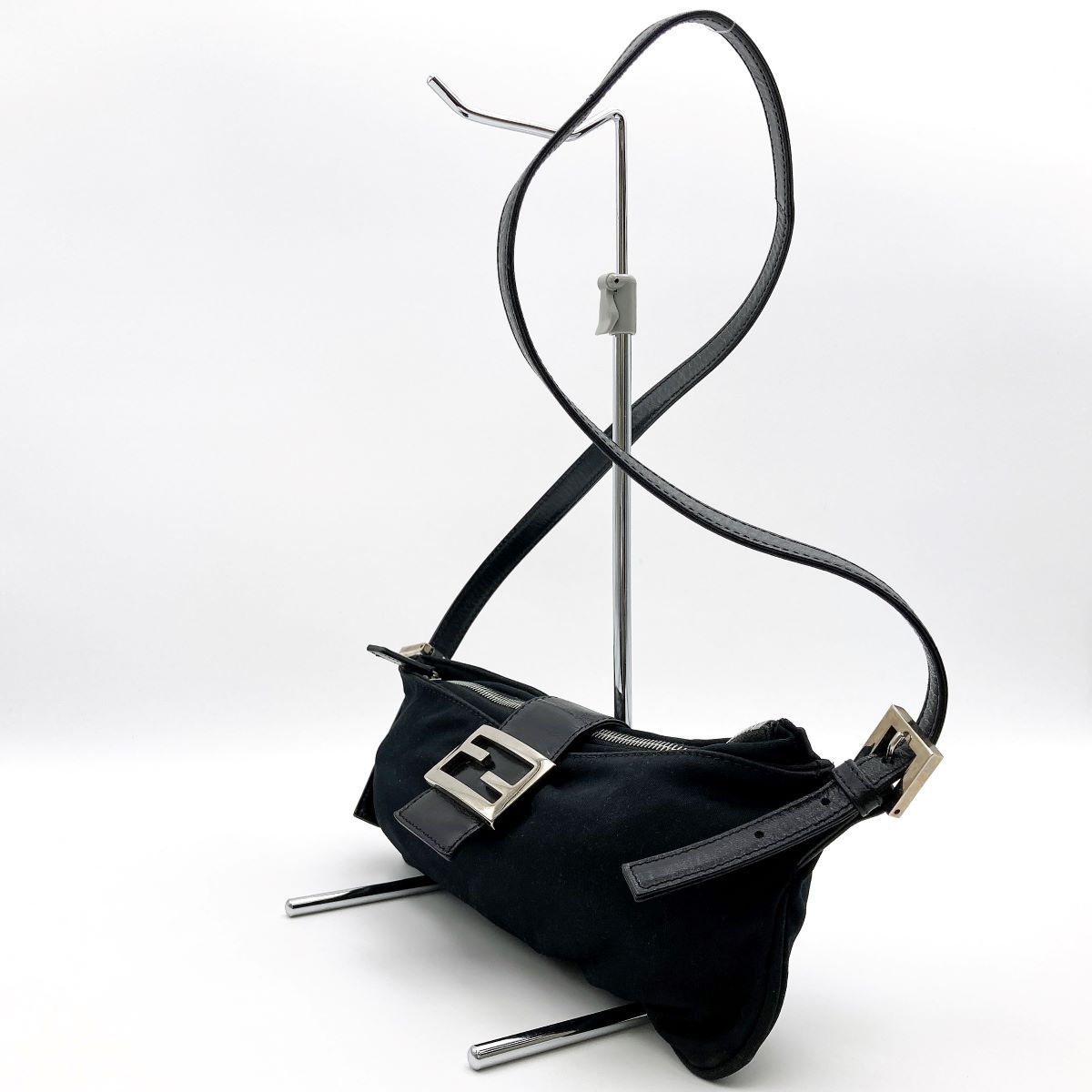 FENDI フェンディ 26685 マンマバケット ショルダーバッグ ブラック 