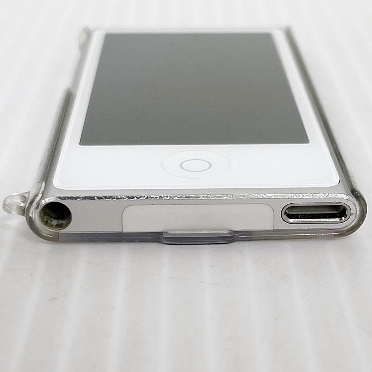 動作品 Apple 第7世代 iPod nano 16GB MD480J シルバー カバー付