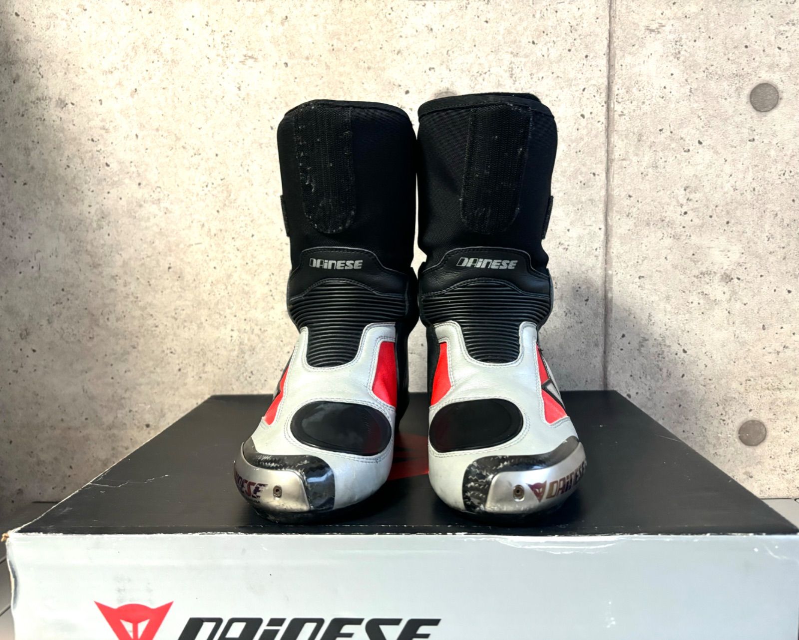 箱入 ダイネーゼ DAINESE STIV. AXIAL RACE IN CARBO NIO GRIGIO/ROSSO Size: 41 27cmレーシング ライダース ブーツ