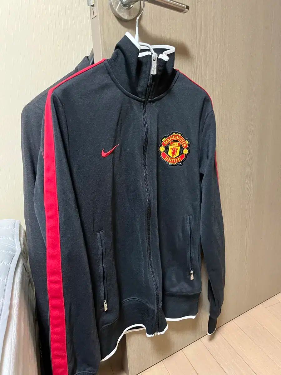 Nike ナイキ MANCHESTER UNITED FC マンチェスター ユナイテッドFC トラックトップス ジャージ m
