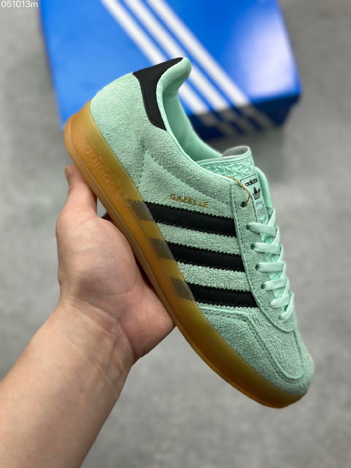 新品未使用  adidasアディダス サンバ adidas gazelle INDOOR IH7488 男女兼用