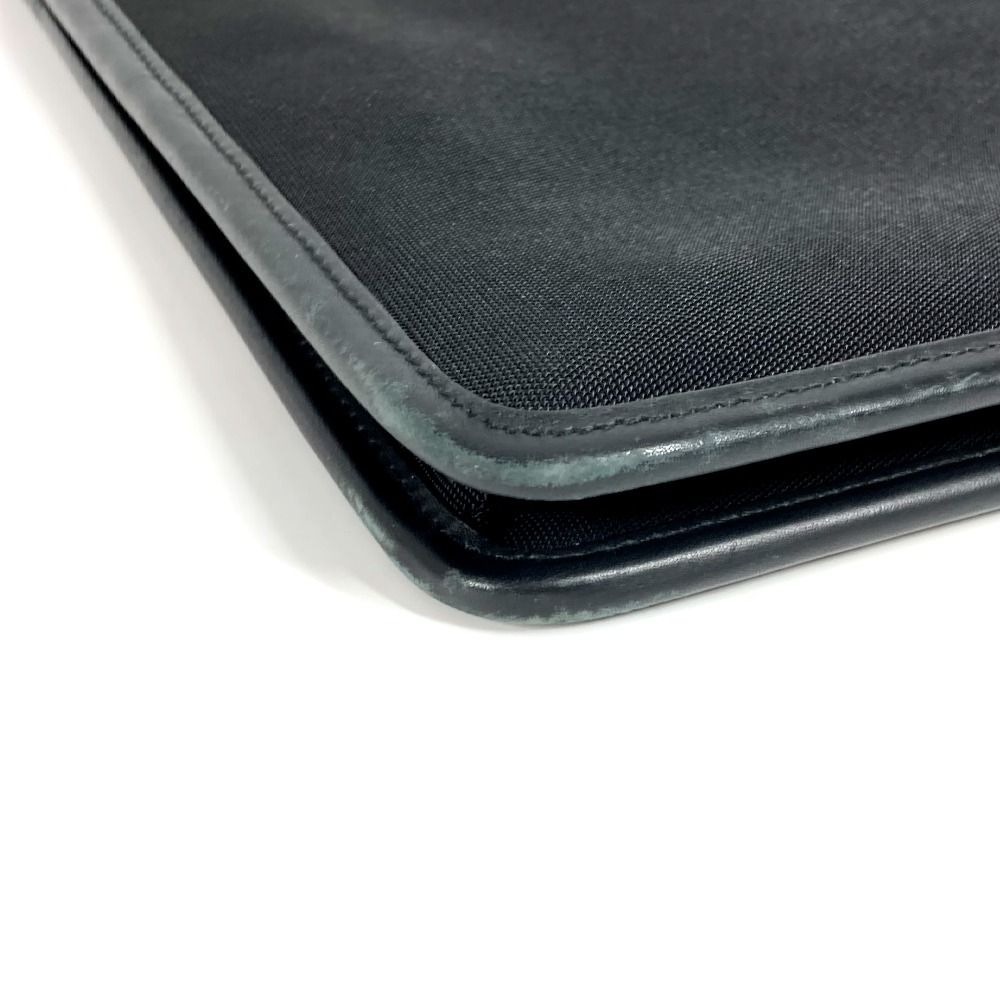 クラッチバッグ ロゴ