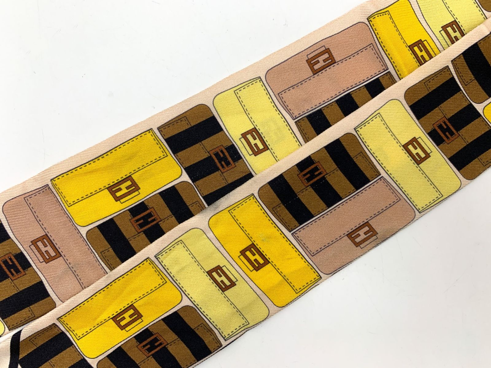 FENDI フェンディ ラッピー マルチカラーシルク バンドゥ スカーフ 黄