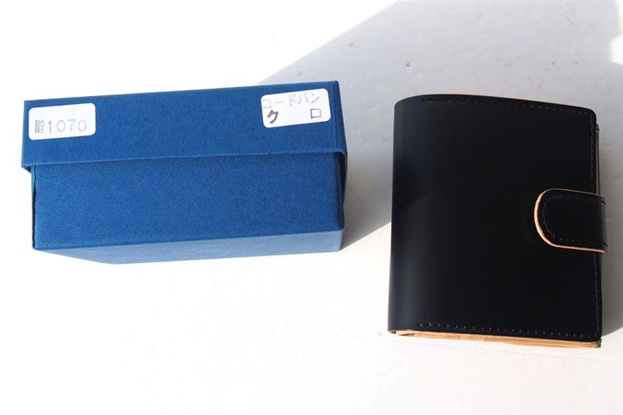 6月末限定セール】新品｜未使用｜大峽製鞄｜小銭入れ付き2つ折り