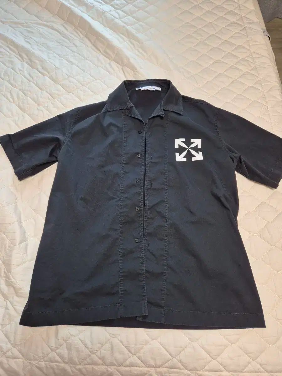 Off-White(オフホワイト) シングルアロー 半袖シャツ L サイズ 出品