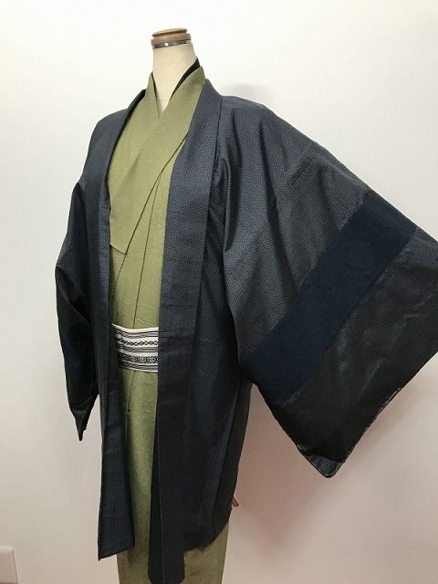 2Lサイズ 羽織 リメイク男物 正絹 黒地に蚊絣文様の紬 袖継ぎ 福服特製