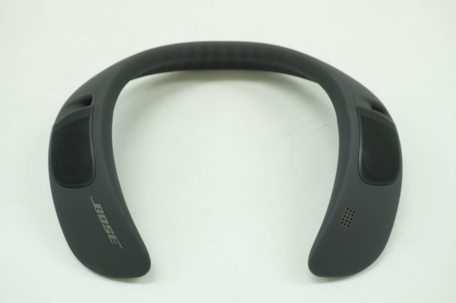 BOSE、首かけを採用したウェアラブルスピーカー「SoundWear Companion