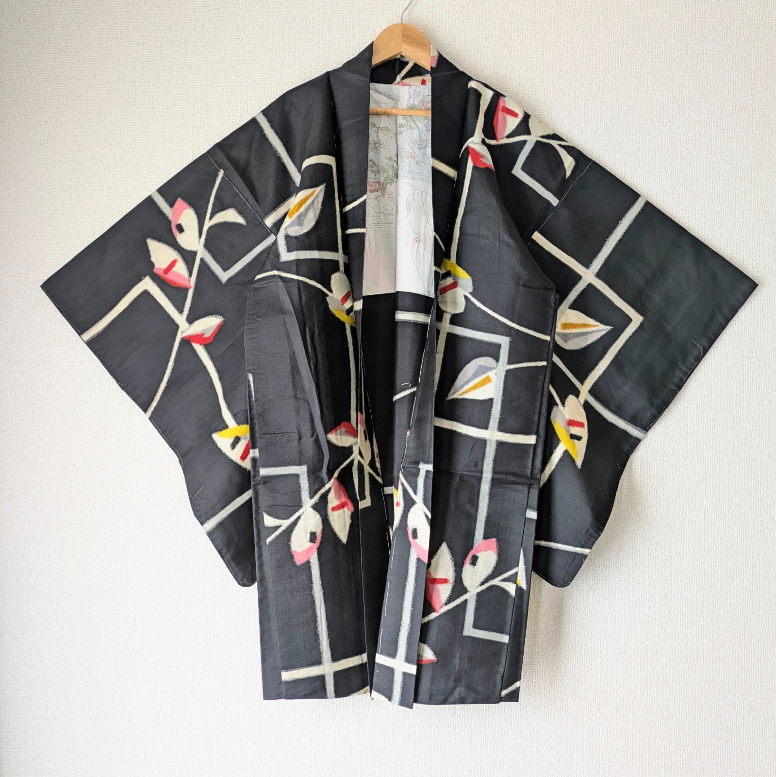 Japanese Vintage Haori Long Meisen Black Modern Abstract Pattern Silk Kimono Gown Old-ⅽloth 長羽織 羽織 正絹 銘仙 黒 モダン抽象柄 古布 時代布 大正浪漫 和洋折衷