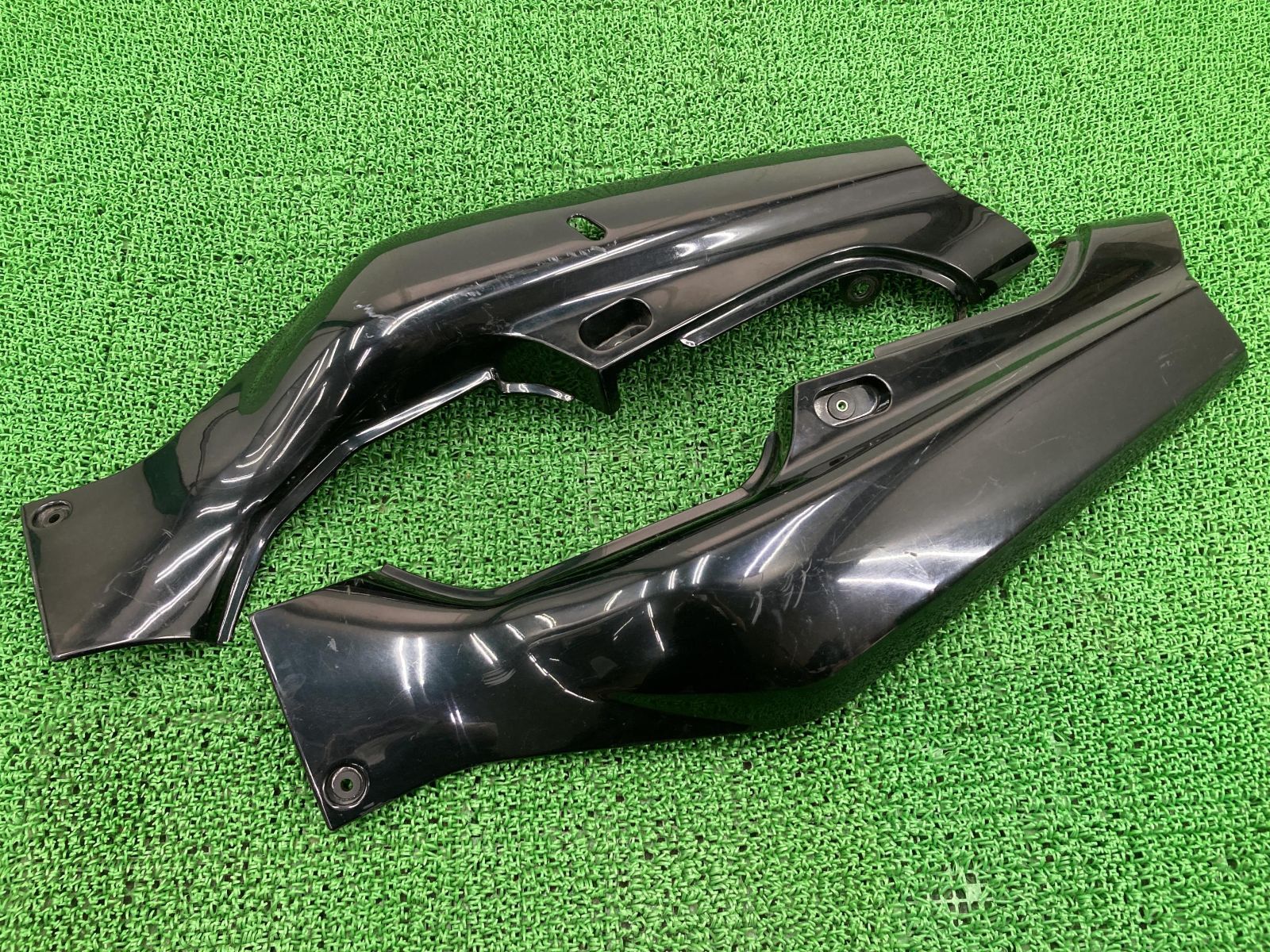 GSX-R750 テールカウル 左右 黒M 47111-17E/47211-17E スズキ 純正 